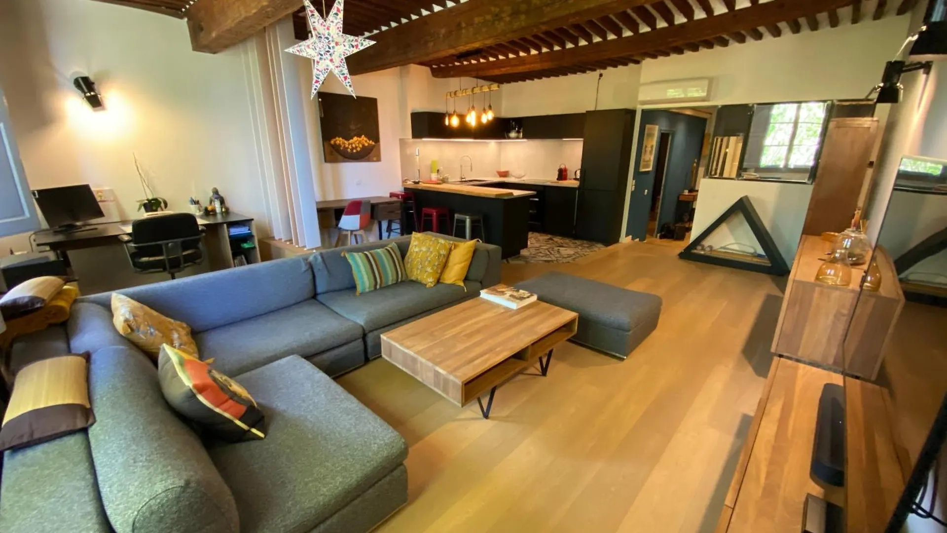 Apartment Les Precheurs Hideaway, Chic Retreat In Aix Historic Heart France